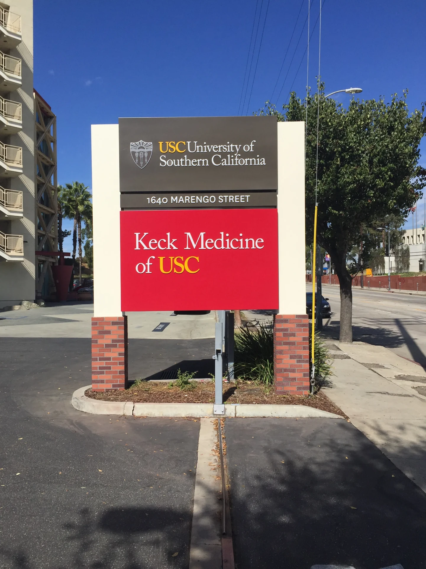 Keck Medicine monument project