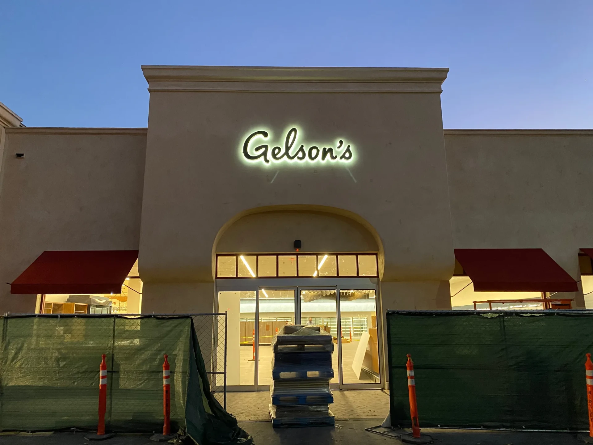 Gelson’s facade sign at dusk